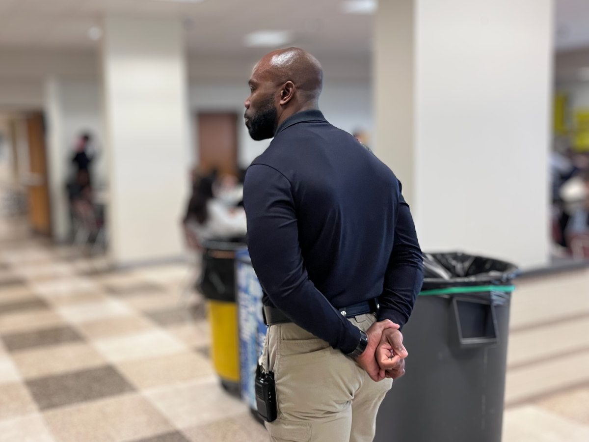 Jamal Lewis working during third lunch.